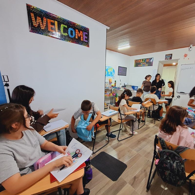 Primer día de clases de inglés 2026 en New Generation, Colonia Nicolich